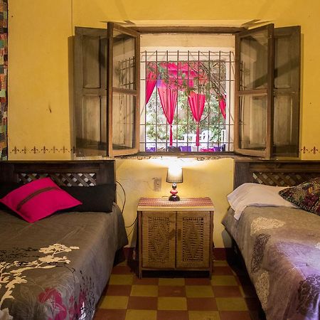 Split Hostel Antigua Eksteriør billede