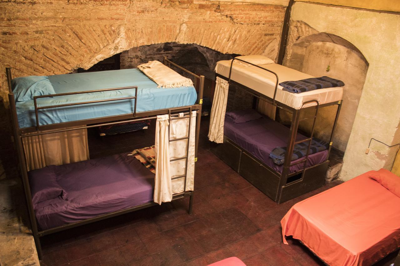 Split Hostel Antigua Eksteriør billede