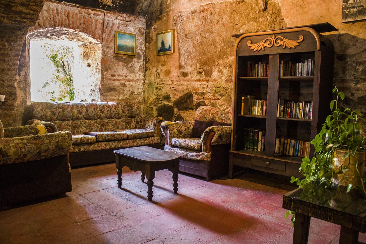 Split Hostel Antigua Eksteriør billede